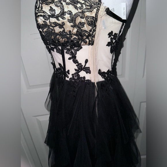 DEB mini dress. Size 5 NWT - Picture 3 of 13